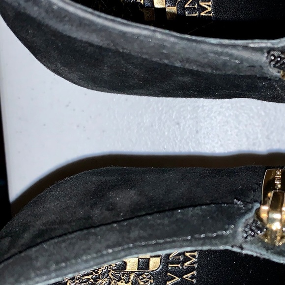 Vince Camuto Vecka Bootie Black Suede 7.5 Zip - Picture 6 of 7